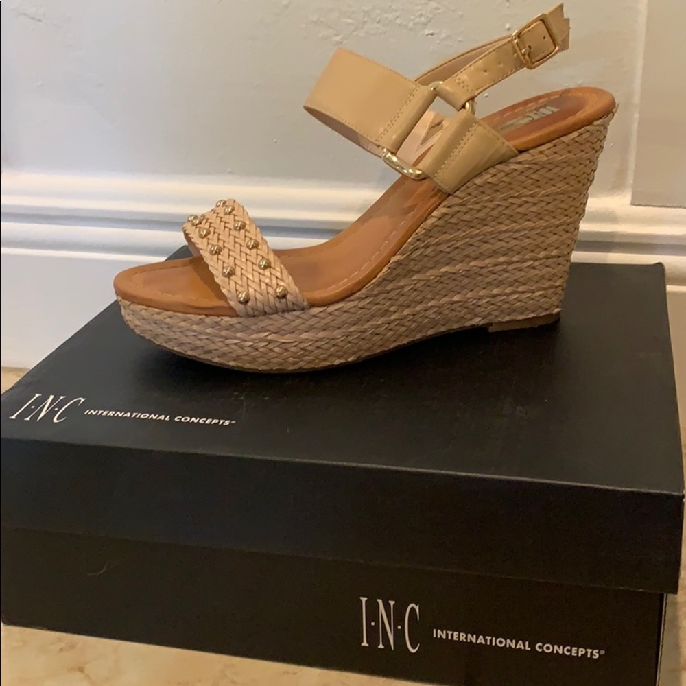 INC Wedge